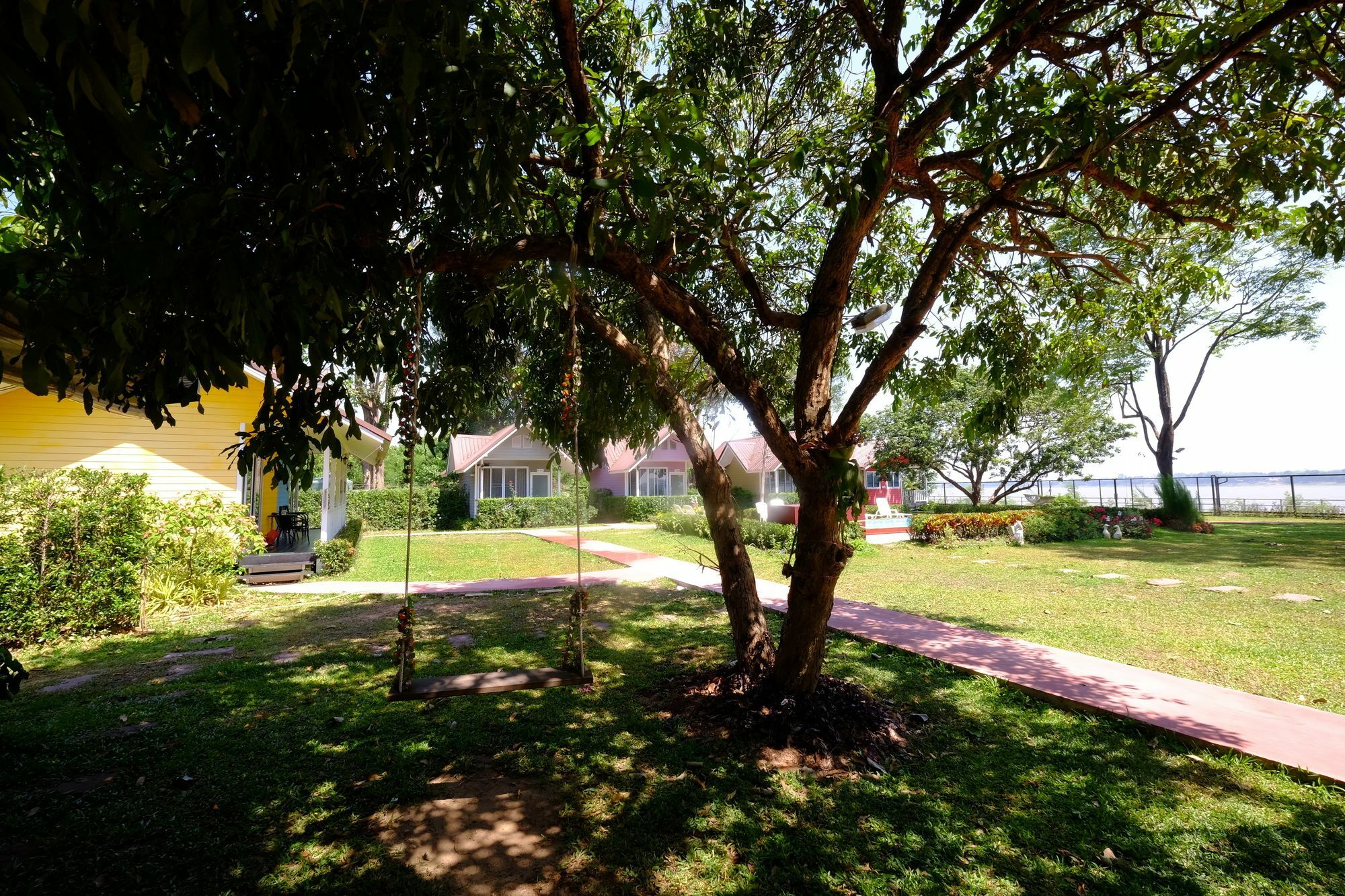 Bo Tree Cottage On The River Mukdahan Exterior photo